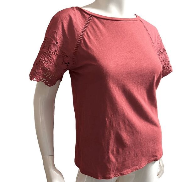 LOFT Pinkish Red Short Sleeve T-shirt with Floral Eyelet Sleeves size XS - Picture 1 of 7